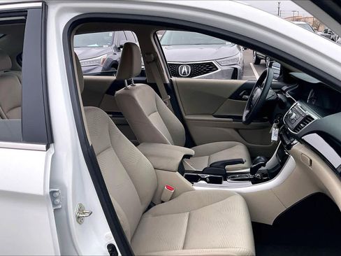 Used 2017 Honda Accord LX image 10