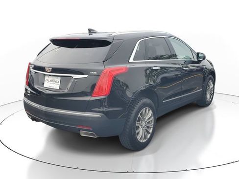 Used 2018 Cadillac XT5 Luxury w/ Driver Awareness Package AWD/4WD image 4