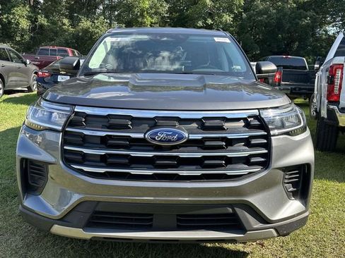 Certified 2025 Ford Explorer Active RWD image 8