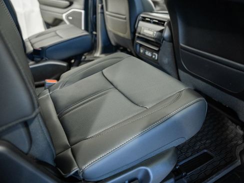 New 2026 Jeep Grand Wagoneer 4WD image 36