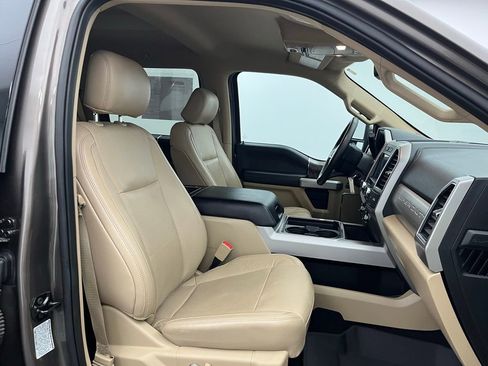 Used 2019 Ford F350 Lariat w/ Chrome Package image 27