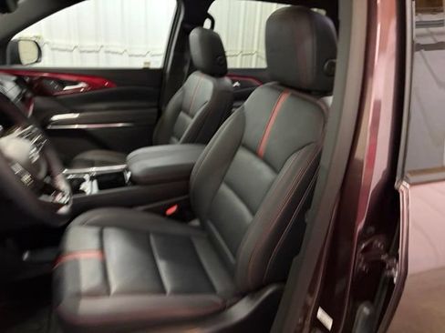 Used 2024 Chevrolet Traverse RS AWD/4WD image 30