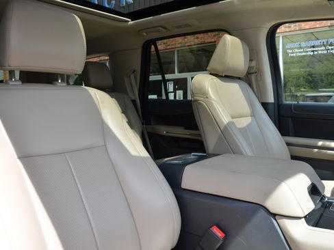 Used 2022 Ford Expedition XLT AWD/4WD image 27