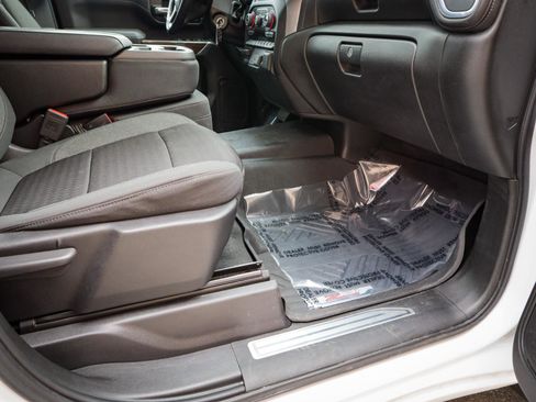 Used 2023 Chevrolet Silverado 2500 LT image 24