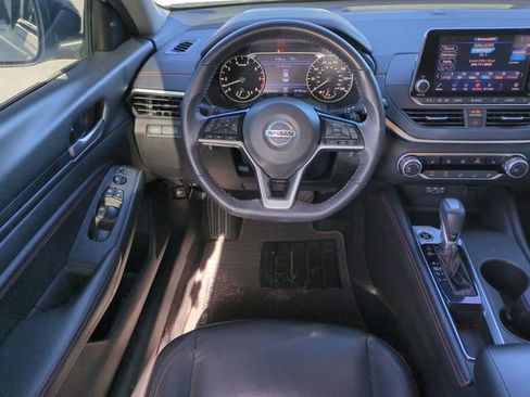Used 2021 Nissan Altima 2.5 SR w/ SR Premium Package FWD image 17
