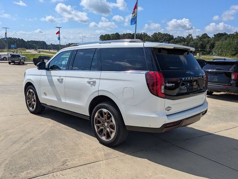 Used 2025 Ford Expedition King Ranch AWD/4WD image 3