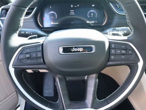 New 2025 Jeep Grand Cherokee L Limited image 3