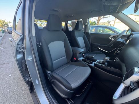 Used 2025 Kia Soul LX w/ LX Technology Package image 34