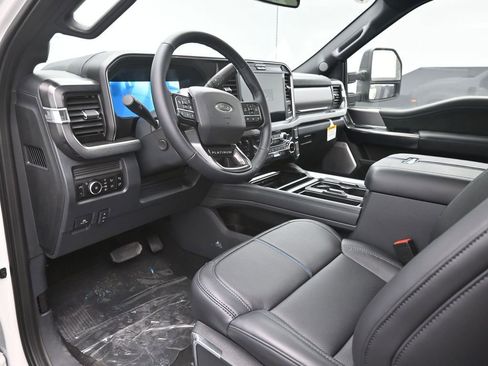New 2026 Ford F250 Platinum AWD/4WD image 19