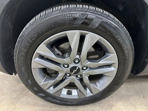 Used 2023 Kia Seltos S image 32