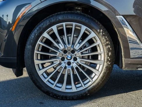 Used 2022 BMW X7 xDrive40i w/ Premium Package image 16