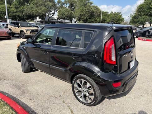 Used 2013 Kia Soul ! FWD image 3