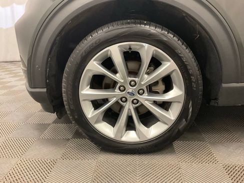Used 2023 Ford Explorer Platinum w/ Technology Package AWD/4WD image 8