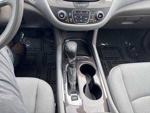 Used 2022 Chevrolet Malibu LT image 33