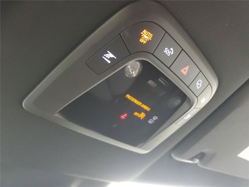 Certified 2025 Volvo EX90 Ultra AWD/4WD image 32