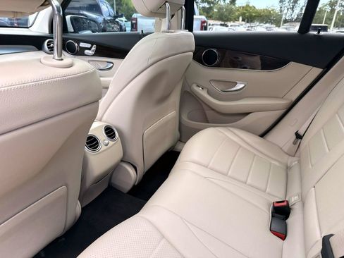 Certified 2022 Mercedes-Benz GLC 300 image 15