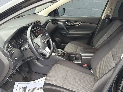 Used 2022 Nissan Rogue Sport SV image 16