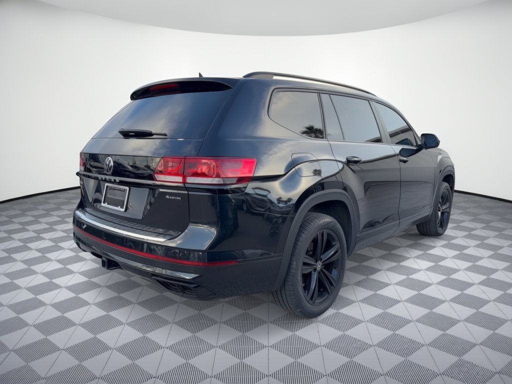 Used 2023 Volkswagen Atlas SEL R-Line AWD/4WD image 3