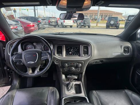 Used 2019 Dodge Charger SXT w/ Leather Interior Group image 15