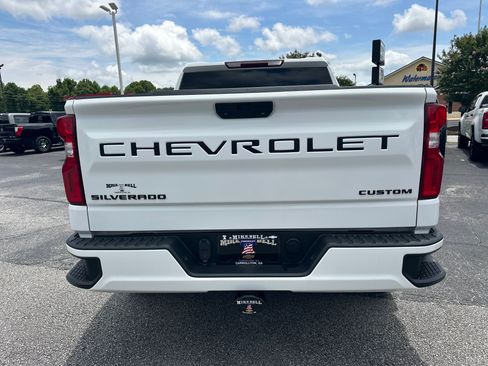 Used 2022 Chevrolet Silverado 1500 Custom w/ LPO, Blackout Package AWD/4WD image 7