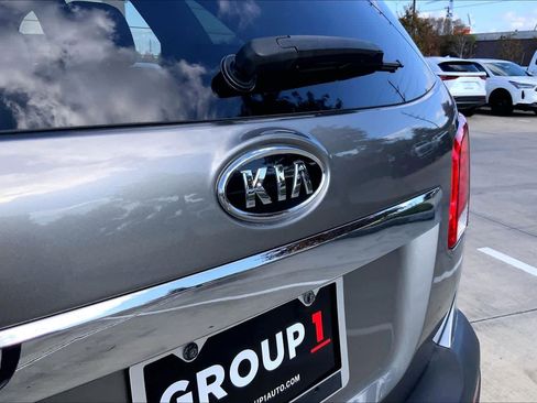 Used 2011 Kia Sorento LX image 29