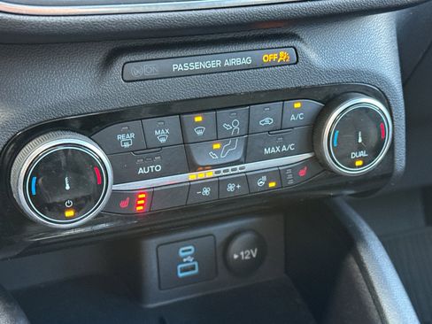 Certified 2022 Ford Escape Titanium w/ Class II Trailer Tow Package image 21