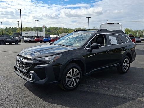 Used 2023 Subaru Outback Premium image 7