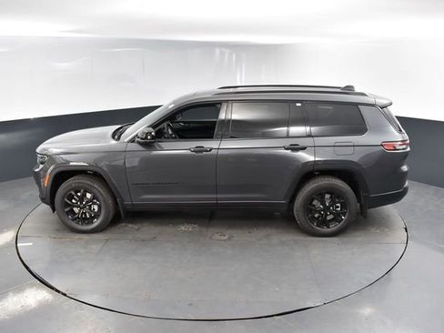 Used 2025 Jeep Grand Cherokee L Altitude image 44