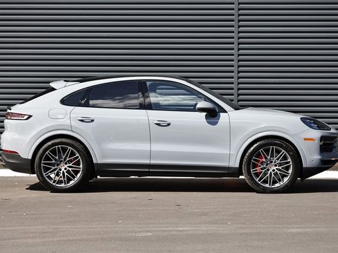 New 2026 Porsche Cayenne S image 8