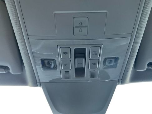 Used 2022 Volkswagen Tiguan SE w/ Panoramic Sunroof Package image 20