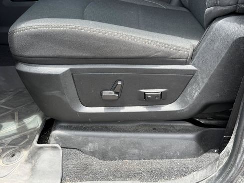 Used 2025 RAM 3500 Big Horn AWD/4WD image 13