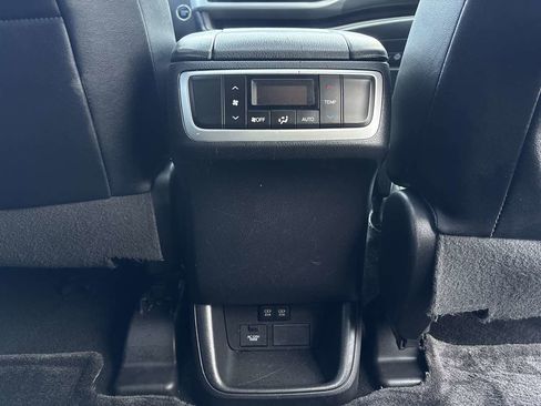 Used 2017 Toyota Highlander Limited w/ Carpet Mat Package AWD/4WD image 19