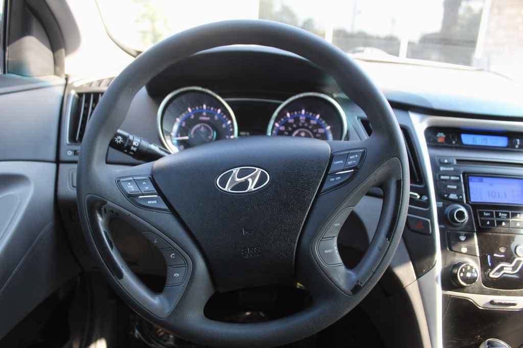 Used 2012 Hyundai Sonata GLS FWD image 15