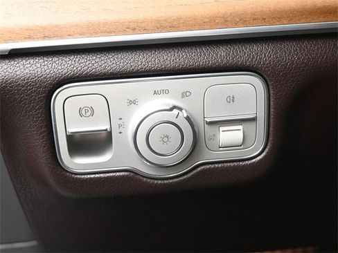 Used 2020 Mercedes-Benz GLS 580 4MATIC w/ Off-Road Package image 18