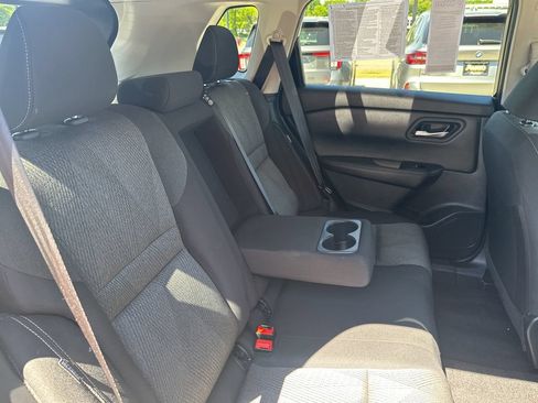 Used 2025 Nissan Rogue SV FWD image 21