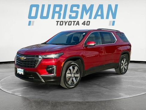 Used 2023 Chevrolet Traverse LT w/ LT Premium Package image 3
