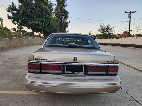 Used 1988 Lincoln Continental Signature image 6