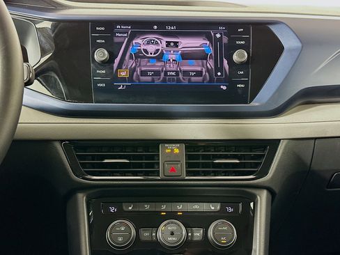 Used 2024 Volkswagen Taos SE image 23