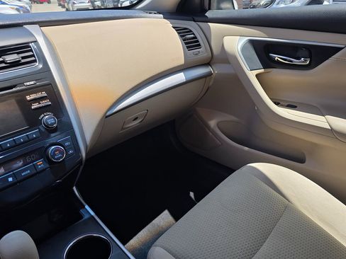 Used 2015 Nissan Altima 2.5 SV FWD image 32