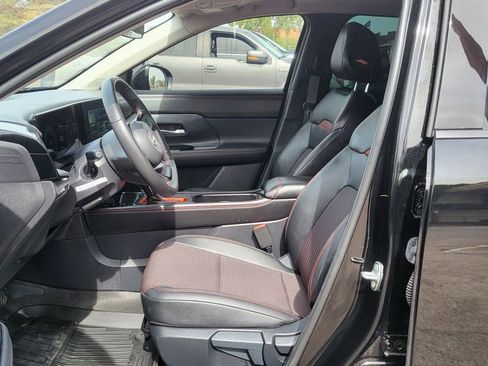 Used 2025 Nissan Kicks SR w/ SR Premium Package AWD/4WD image 24