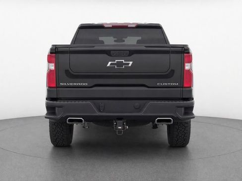 Used 2022 Chevrolet Silverado 1500 Custom Trail Boss w/ LPO, Dark Essentials Package AWD/4WD image 5