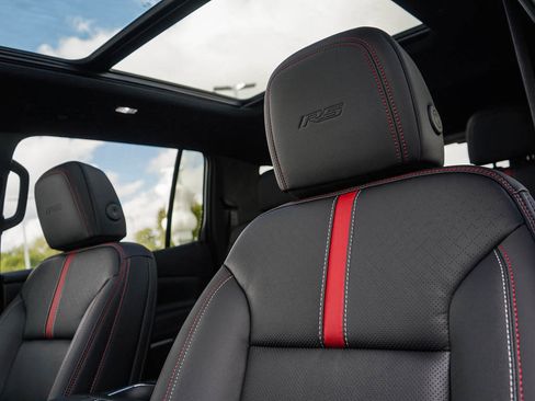 New 2026 Chevrolet Traverse RS w/ LPO, Floor Liner Package image 22