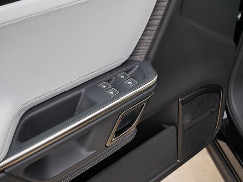 Used 2023 Rivian R1S Launch Edition image 19