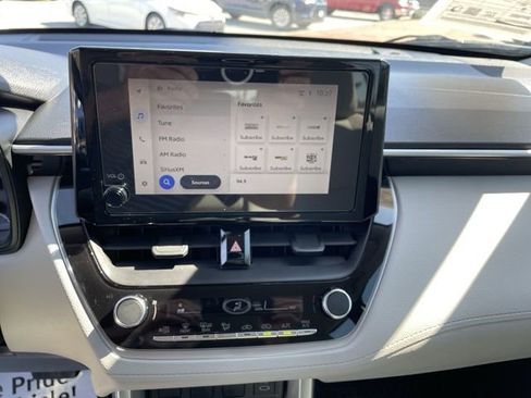 Used 2024 Toyota Corolla Cross L FWD image 19