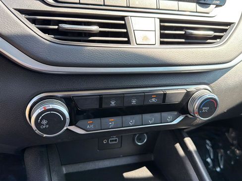 Used 2024 Nissan Altima 2.5 S FWD image 26
