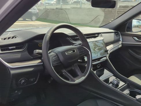 New 2026 Jeep Grand Cherokee Altitude AWD/4WD image 13