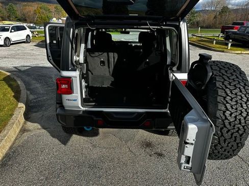 Used 2023 Jeep Wrangler Unlimited Rubicon 4xe AWD/4WD image 13