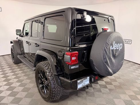 Used 2022 Jeep Wrangler Unlimited Sahara AWD/4WD image 4