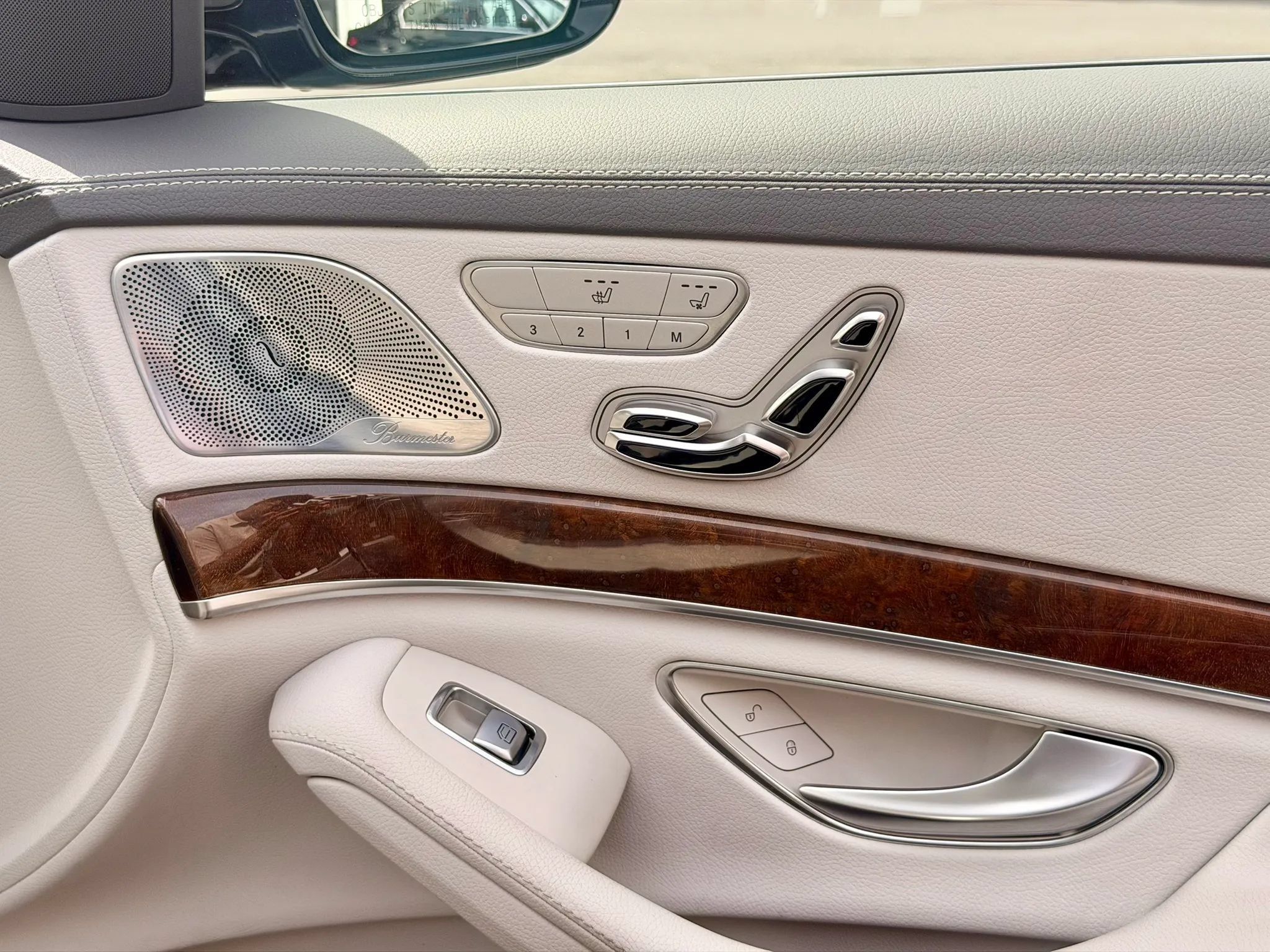 Used 2015 Mercedes-Benz S 550 4MATIC Sedan image 48