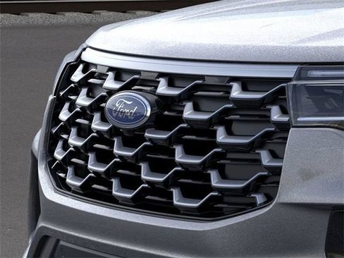 New 2026 Ford Explorer Platinum w/ LUX Leather Package AWD/4WD image 17